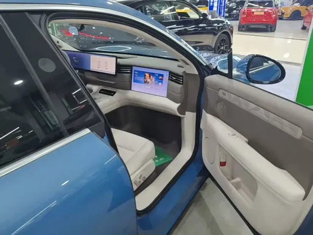 IM Motors LS6 — Фото автомобиля 8