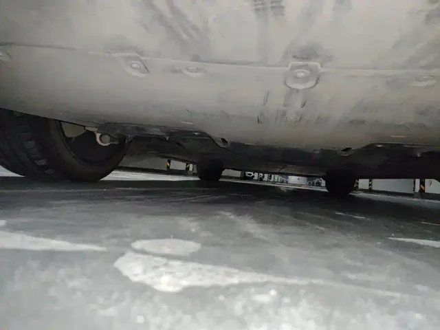 Tesla Model Y — Фото автомобиля 21