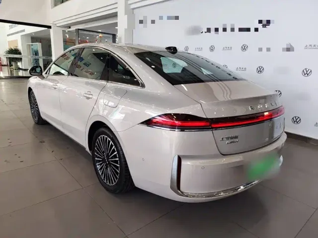 Roewe M7 DMH — Фото автомобиля 4