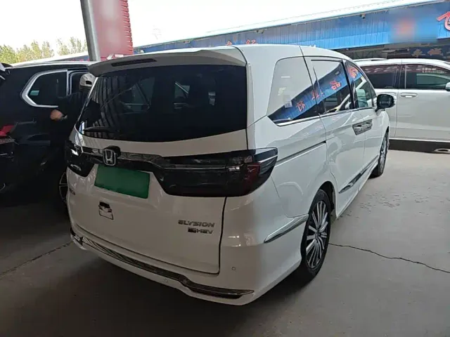 Honda Elysion — Фото автомобиля 6