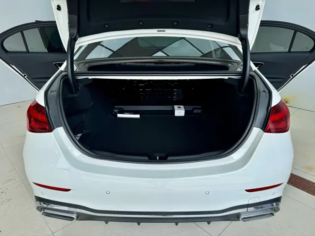 Mercedes-Benz C-Class — Фото автомобиля 21