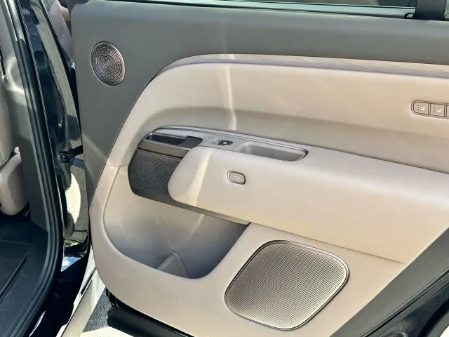 Li Auto L8 — Фото автомобиля 10