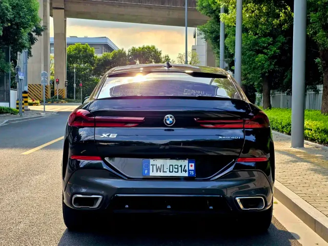 BMW X6 — Фото автомобиля 10