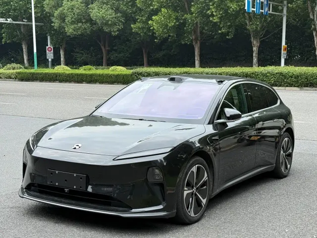Фотография автомобиля — Nio ET5 Touring
