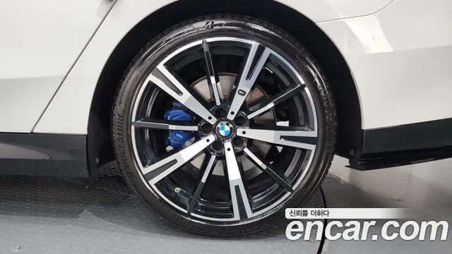 BMW 5 Series G60 — Фото автомобиля 5