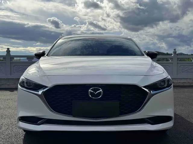 Mazda Axela — Фото автомобиля 2