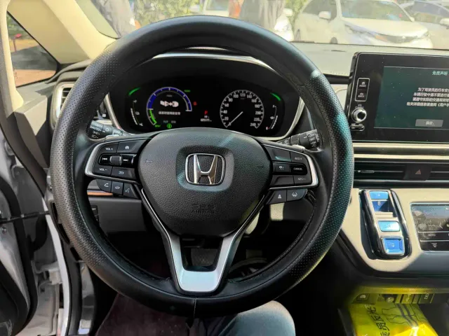 Honda Elysion — Фото автомобиля 11