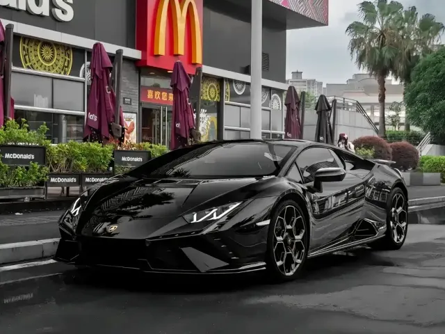 Фотография автомобиля — Lamborghini Huracan