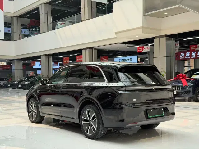 Li Auto L6 — Фото автомобиля 5