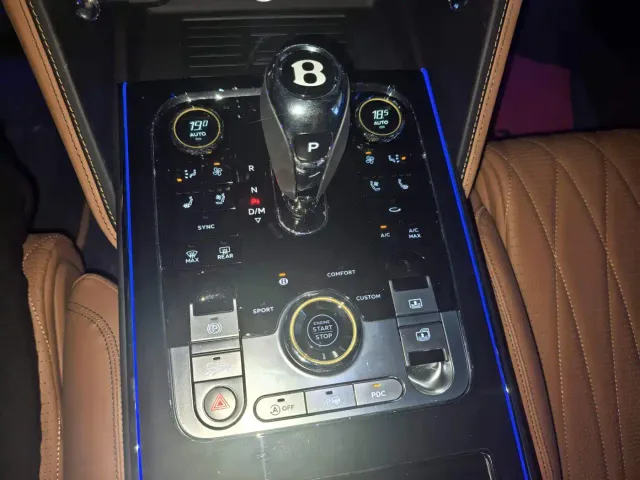 Bentley Flying Spur — Фото автомобиля 8