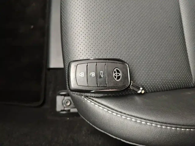 Toyota Camry — Фото автомобиля 8