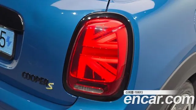 MINI Cooper Electric — Фото автомобиля 8