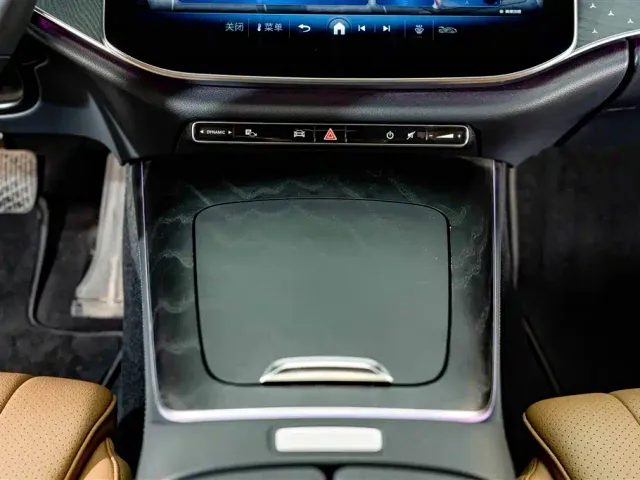 Mercedes-Benz E-Class — Фото автомобиля 15