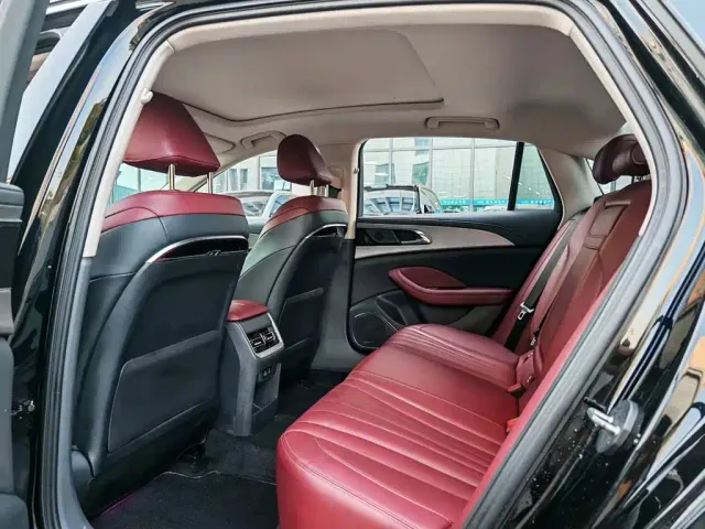 Hongqi H5 — Фото автомобиля 4