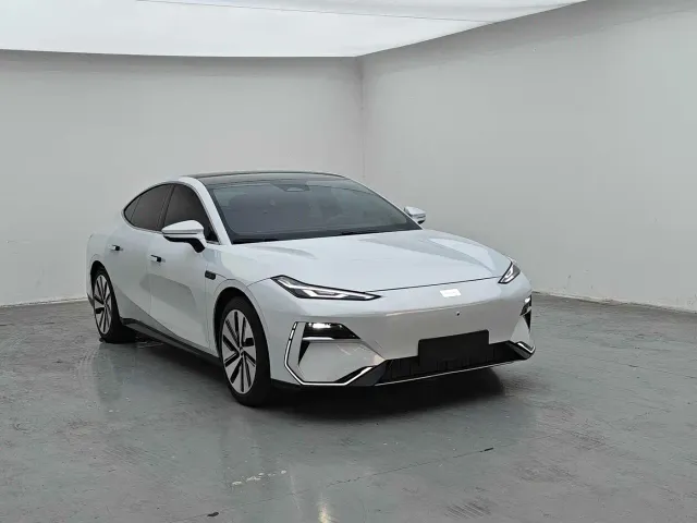 Geely Galaxy E8 — Фото автомобиля 3