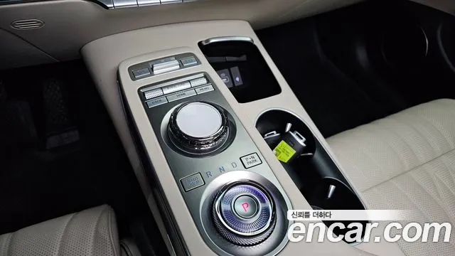 Genesis GV70 2.5T Бензин 2WD — Фото автомобиля 9