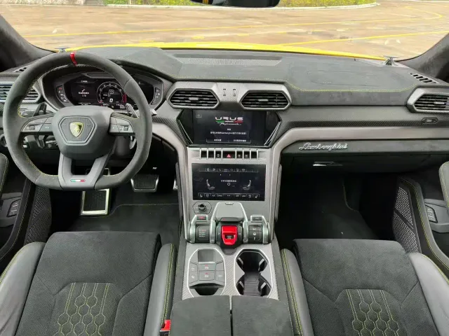 Lamborghini Urus — Фото автомобиля 5