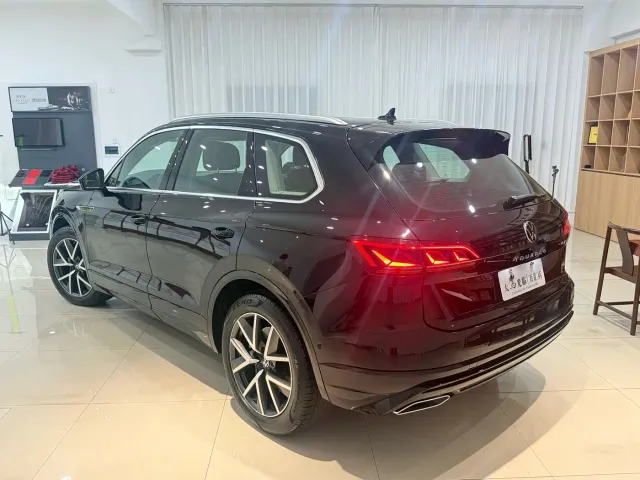 Volkswagen Touareg — Фото автомобиля 8