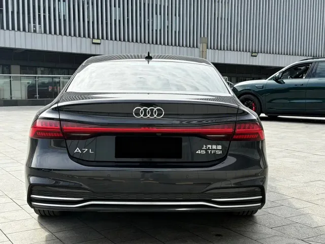 Audi A7L — Фото автомобиля 11