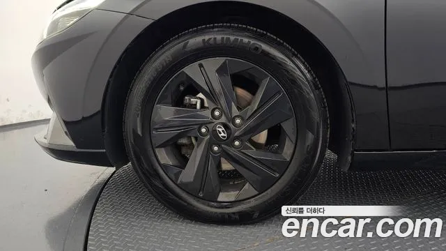 Hyundai Avante CN7 — Фото автомобиля 5