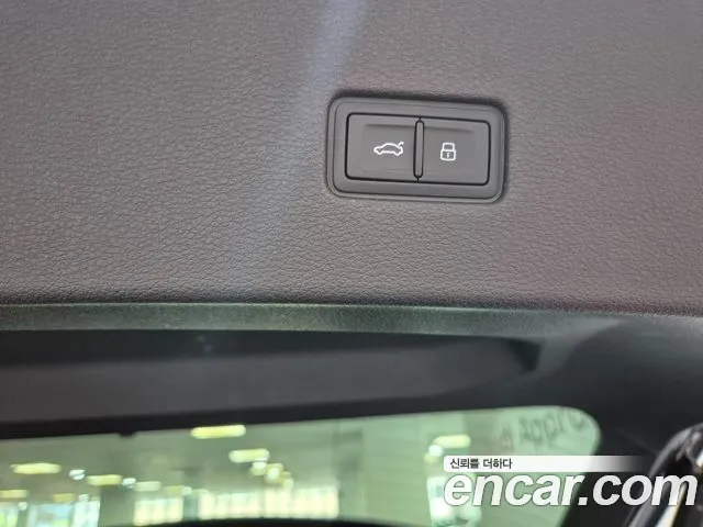 Audi Q8 55 TFSI quattro Premium — Фото автомобиля 20
