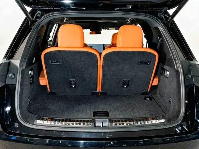 Li Auto L8 — Фото автомобиля 26
