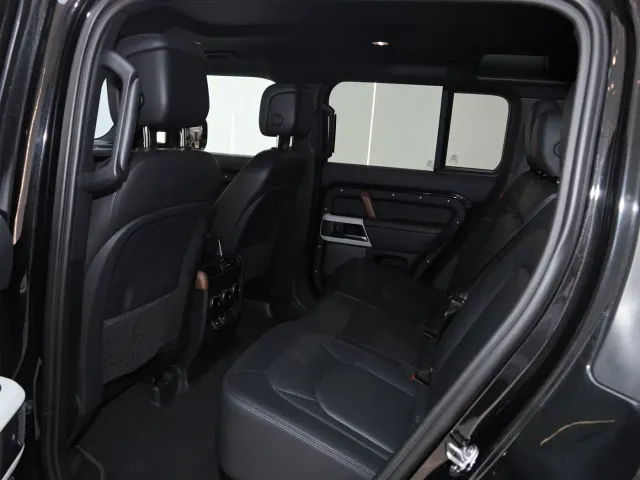 Land Rover Defender — Фото автомобиля 26