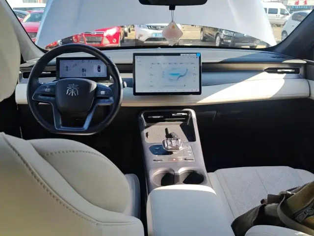 BYD Qin PLUS — Фото автомобиля 9