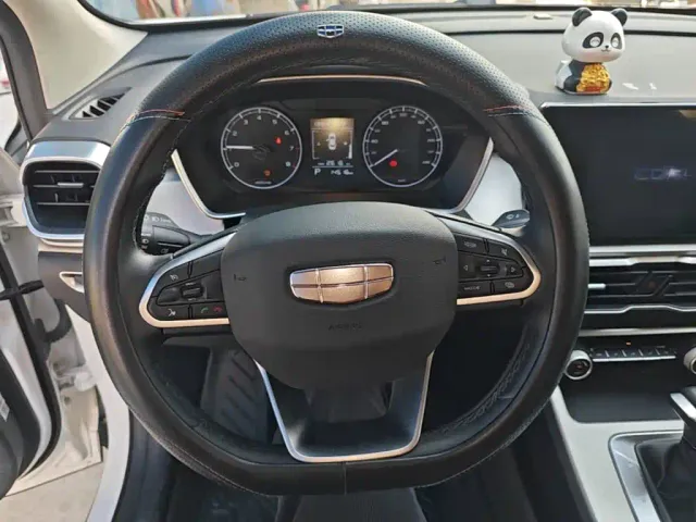 Geely Binyue — Фото автомобиля 10