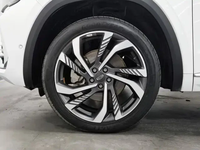 Geely Xingyue L — Фото автомобиля 17