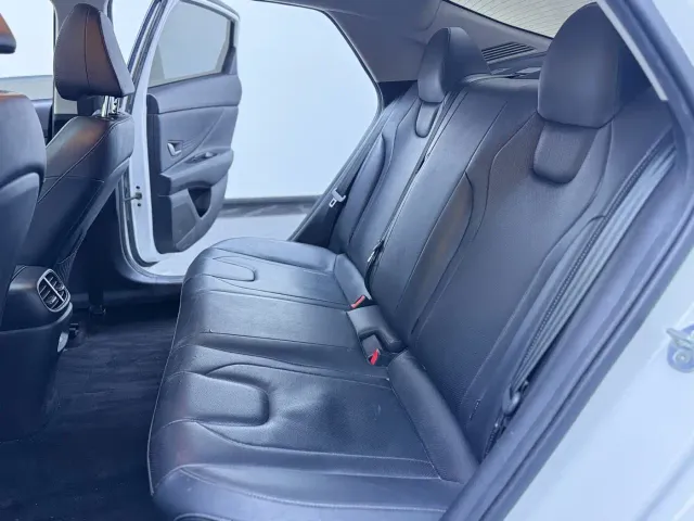 Hyundai Elantra — Фото автомобиля 8