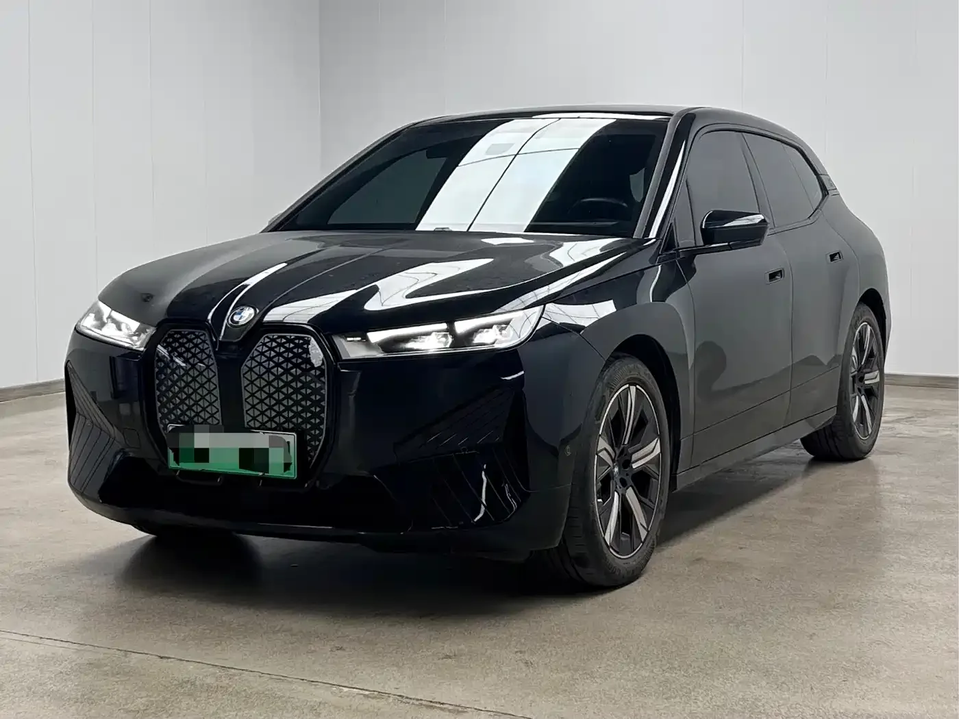 Фотография автомобиля — BMW iX