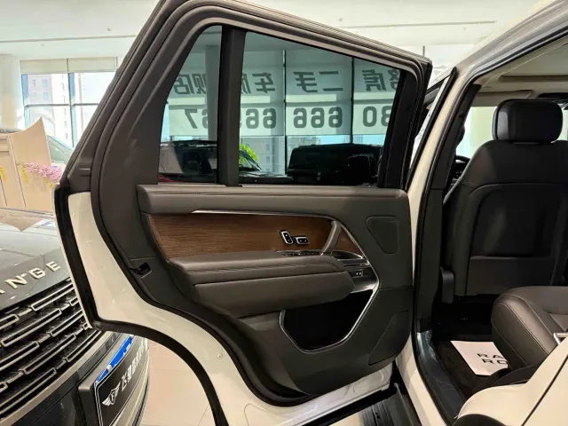 Land Rover Range Rover — Фото автомобиля 10