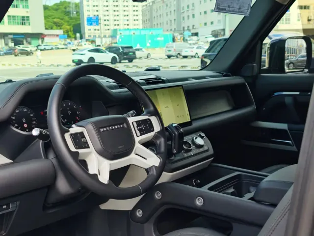 Land Rover Defender — Фото автомобиля 4