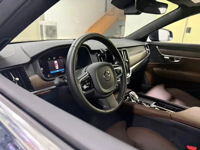 Volvo S90 — Фото автомобиля 11