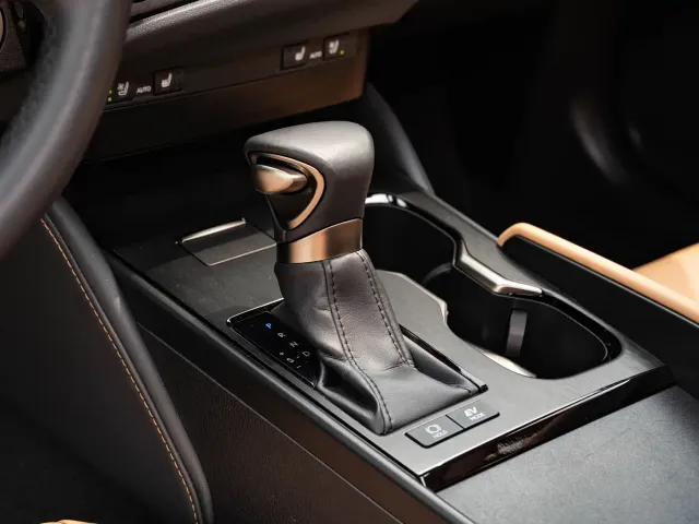 Lexus ES — Фото автомобиля 15