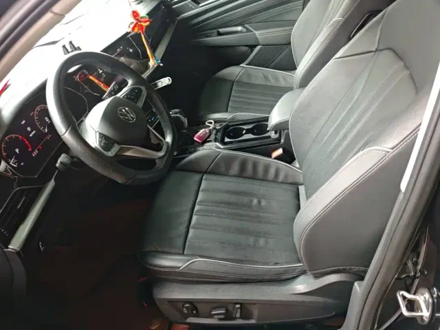 Volkswagen Passat — Фото автомобиля 14