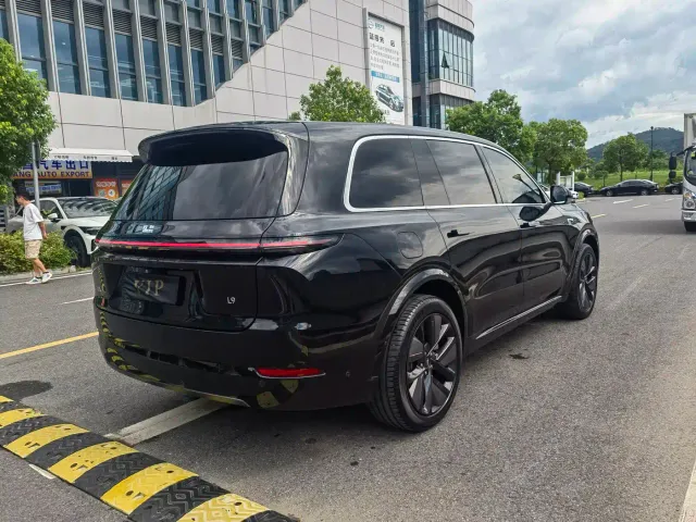 Li Auto L9 — Фото автомобиля 5