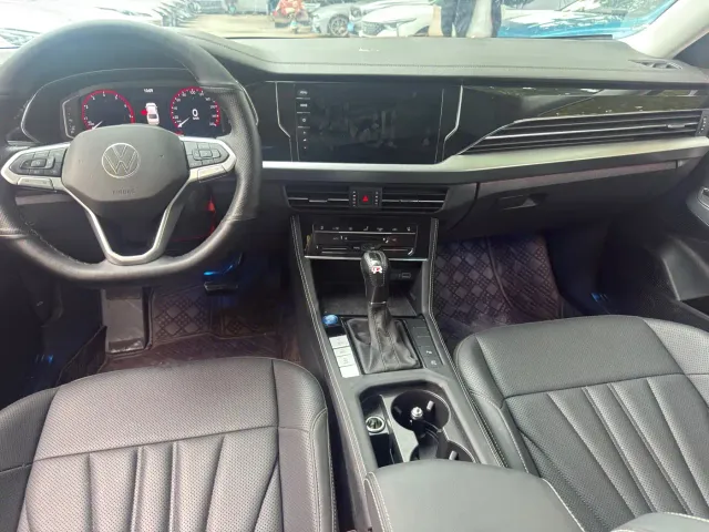 Volkswagen Passat — Фото автомобиля 9