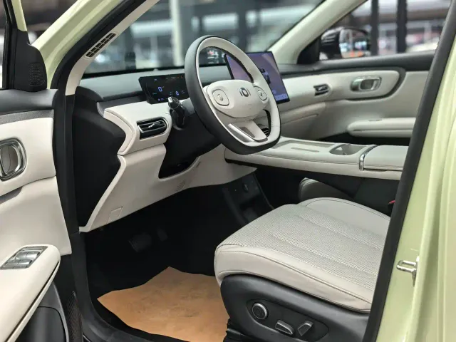 Changan Qiyuan Q05 — Фото автомобиля 7