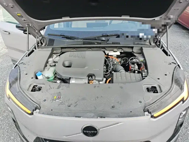 Volvo XC70 Plug-in Hybrid — Фото автомобиля 19