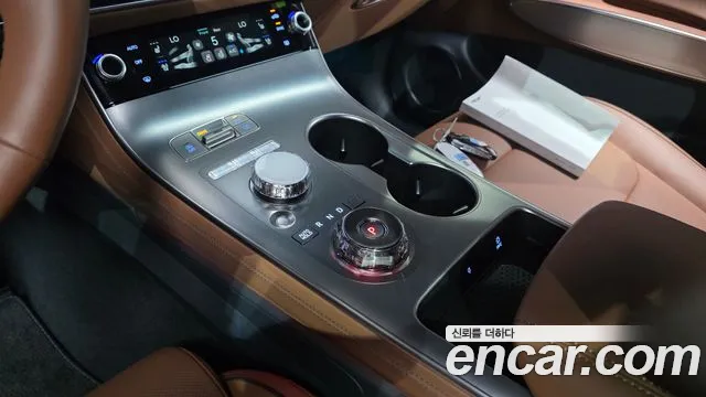 Genesis GV70 2.5T Бензин AWD — Фото автомобиля 9
