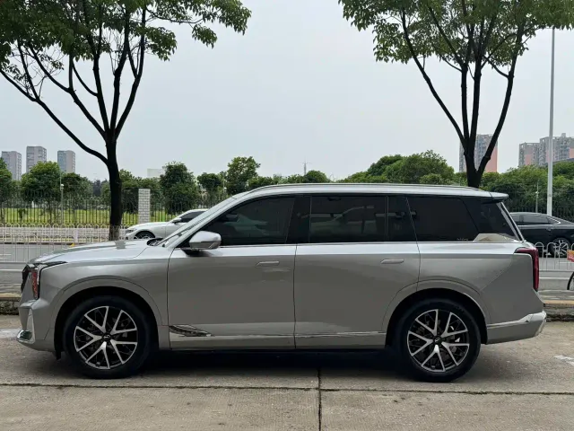 GAC Trumpchi Trumpchi GS8 2022 Dual Engine Series 2.0TM 4WD Flagship Edition (6-Seater) — Фото автомобиля 4