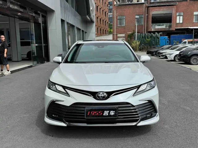 Toyota Camry — Фото автомобиля 2