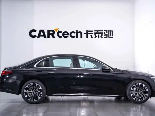 Mercedes-Benz E-Class — Фото автомобиля 2