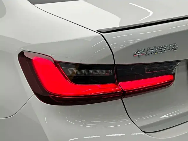 BMW 3 Series — Фото автомобиля 10