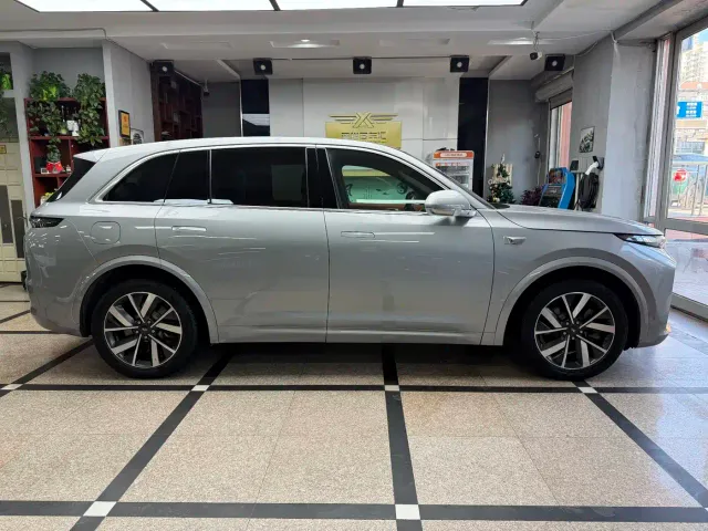 Li Auto L7 — Фото автомобиля 7