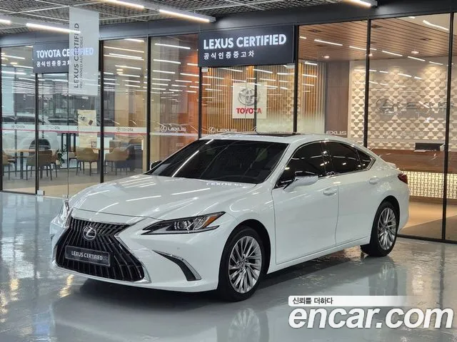 Фотография автомобиля — Lexus ES Generation 7