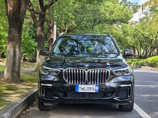 BMW X5 — Фото автомобиля 2