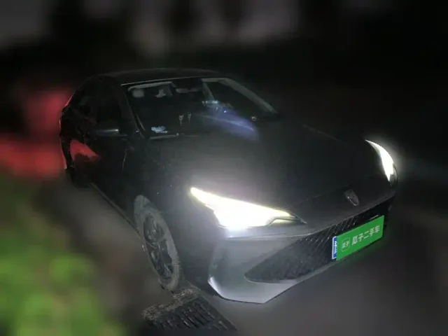 Roewe i5 — Фото автомобиля 4